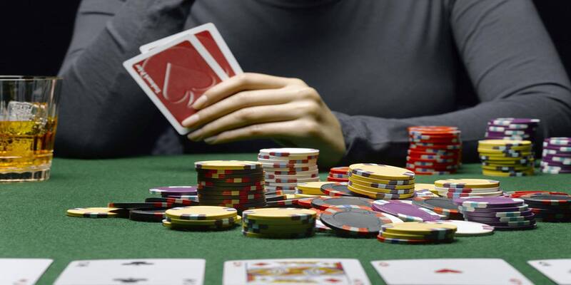 Mẹo Chơi Poker Hay Chia Sẻ Từ Nhà Cái NEW88 2 kiểu người chơi Poker